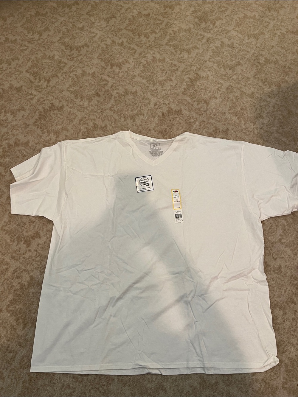 NWT Classic White V-Neck Fruit of the Loom Men’s Shirt size 4 XL 100% cotton